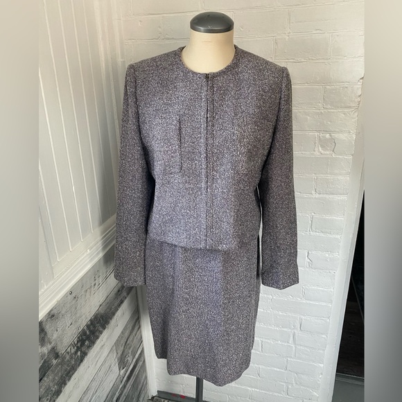 Purple vintage skirt suit - Picture 3 of 9